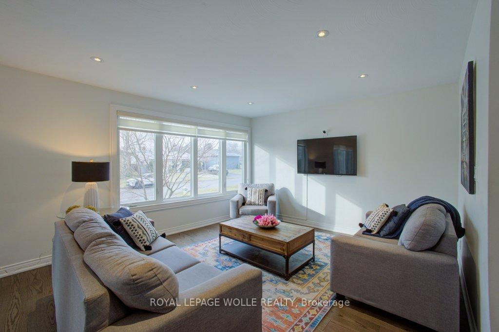Photo 5 of 22 Brougham Crescent, Etobicoke, Kingsview Village-The Westway — HOMEH