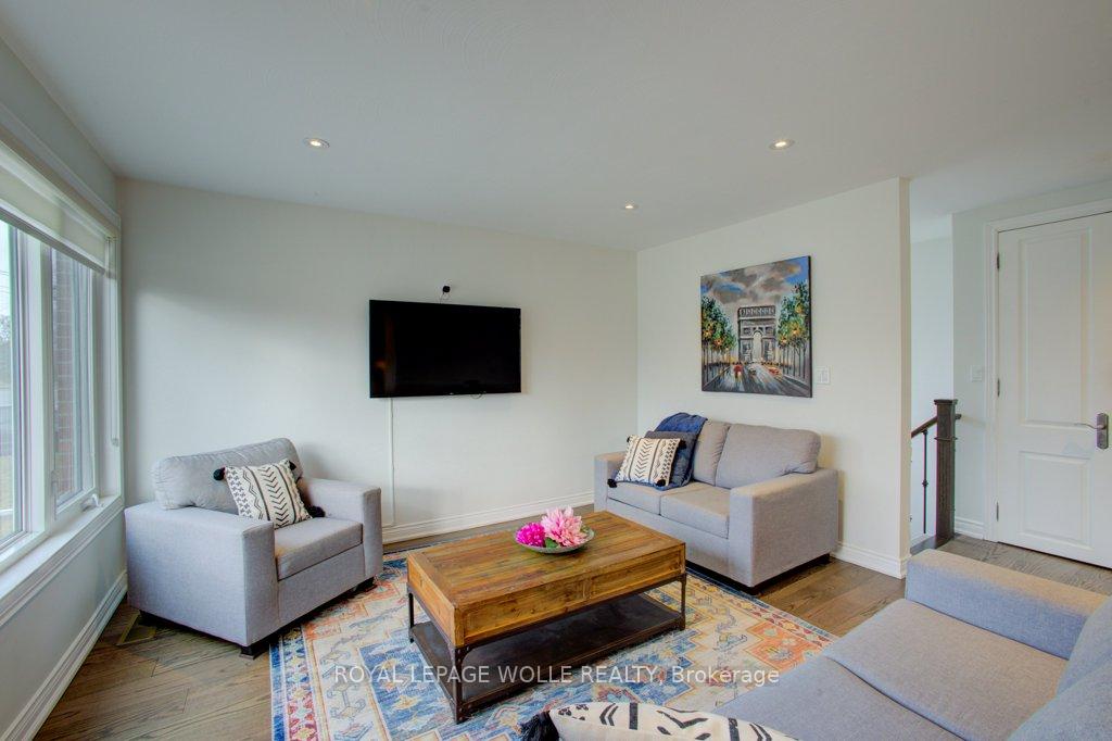 Photo 8 of 22 Brougham Crescent, Etobicoke, Kingsview Village-The Westway — HOMEH