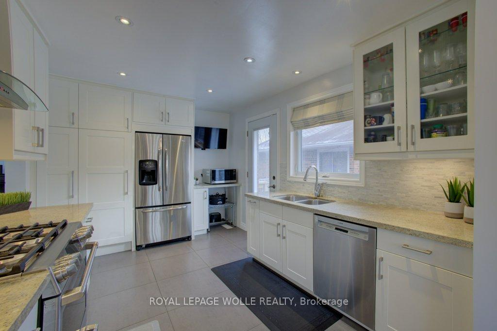 Photo 13 of 22 Brougham Crescent, Etobicoke, Kingsview Village-The Westway — HOMEH