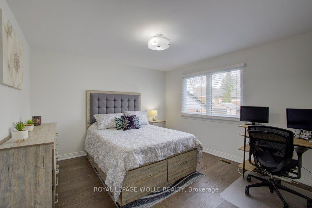 Photo 16 of 22 Brougham Crescent, Etobicoke, Kingsview Village-The Westway — HOMEH