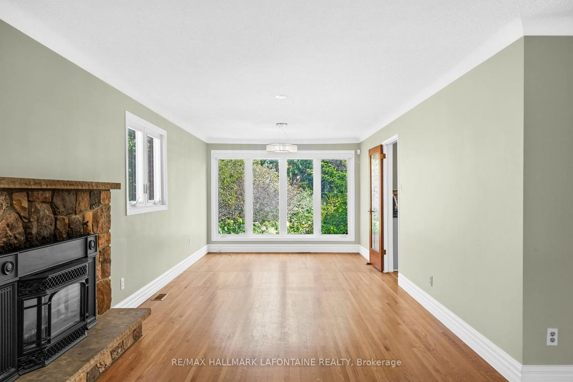 Photo 28 of 2213 Webster Avenue, Ottawa, Alta Vista — HOMEH