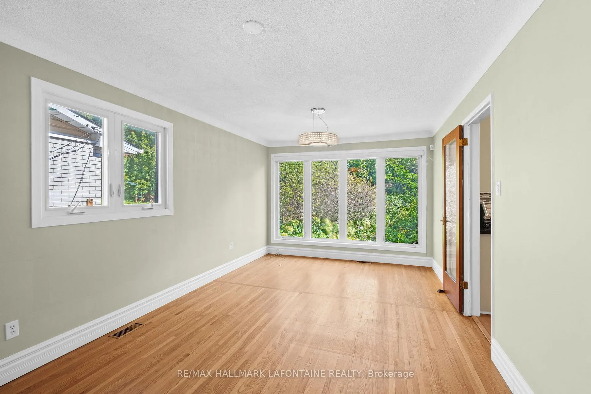 Photo 34 of 2213 Webster Avenue, Ottawa, Alta Vista — HOMEH