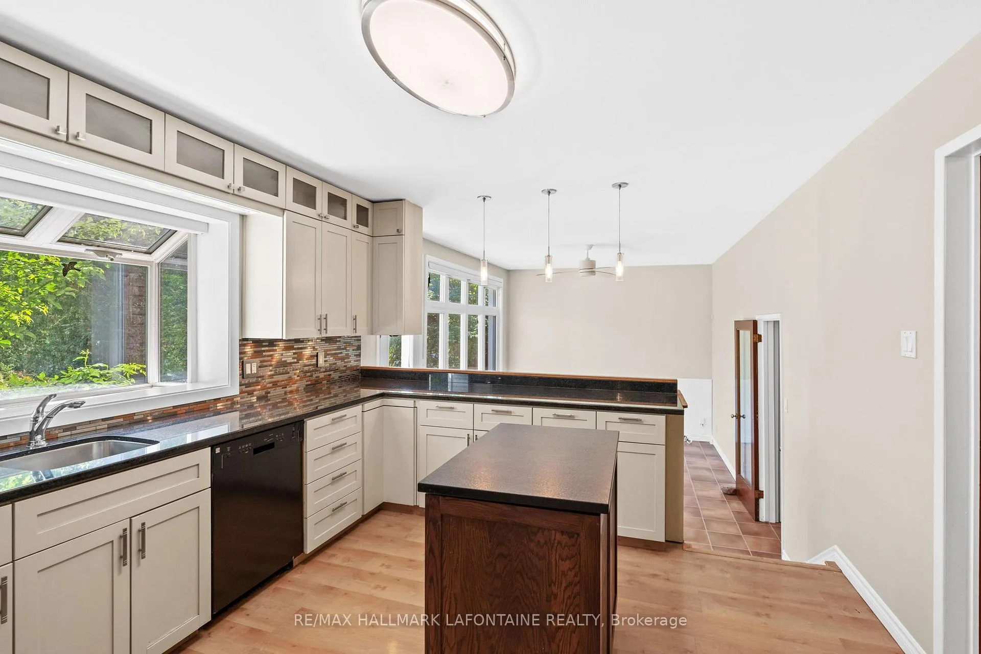 Photo 47 of 2213 Webster Avenue, Ottawa, Alta Vista — HOMEH