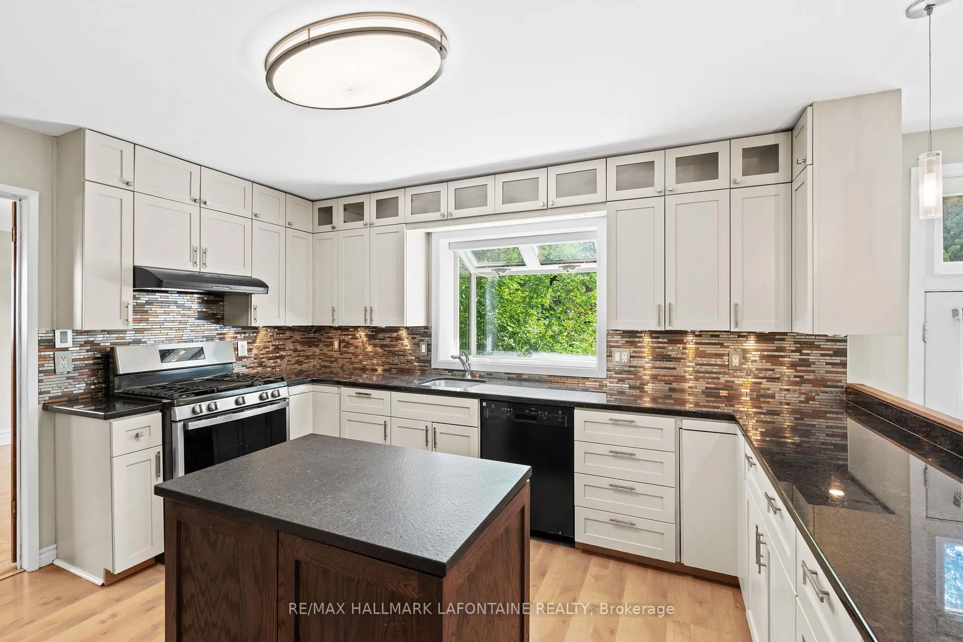 Photo 72 of 2213 Webster Avenue, Ottawa, Alta Vista — HOMEH
