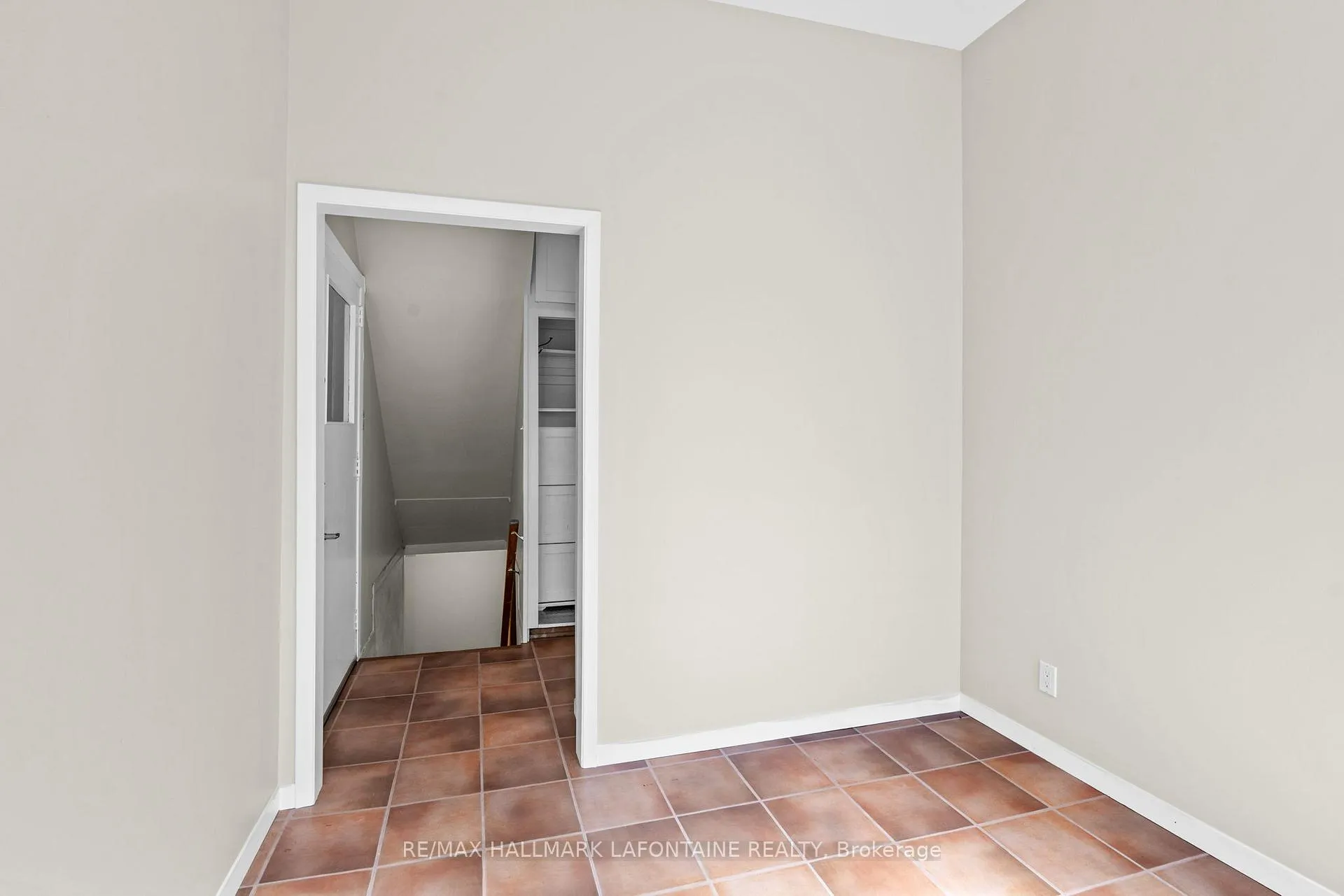 Photo 130 of 2213 Webster Avenue, Ottawa, Alta Vista — HOMEH