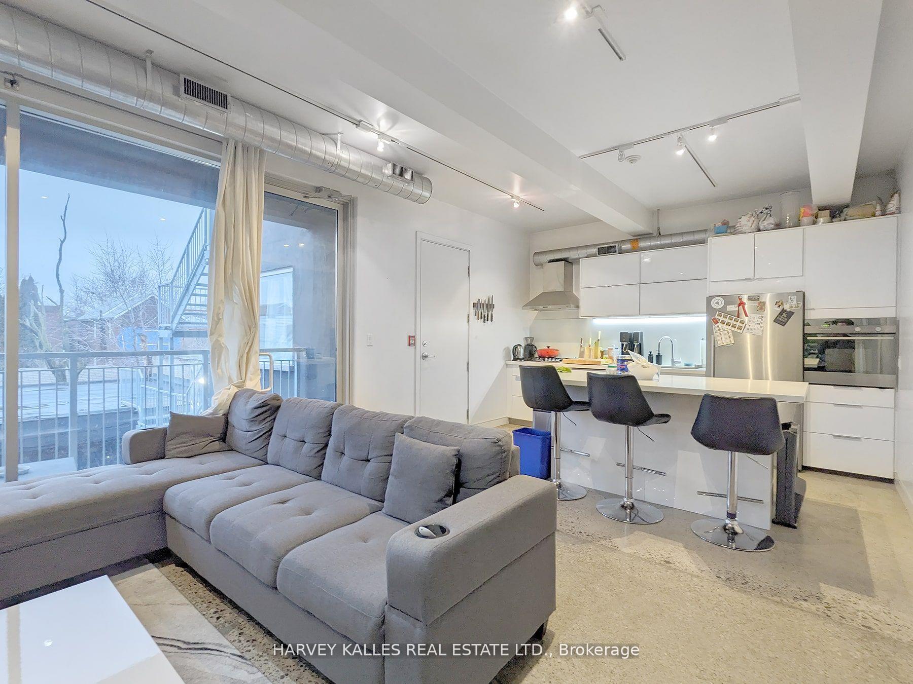 Photo 5 of Unit 2B, 214 Bathurst Street, Toronto, Trinity-Bellwoods — HOMEH