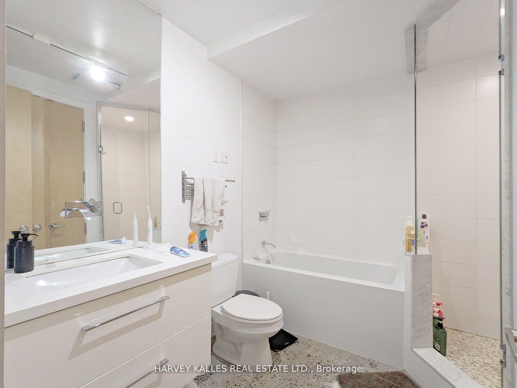 Photo 10 of Unit 2B, 214 Bathurst Street, Toronto, Trinity-Bellwoods — HOMEH