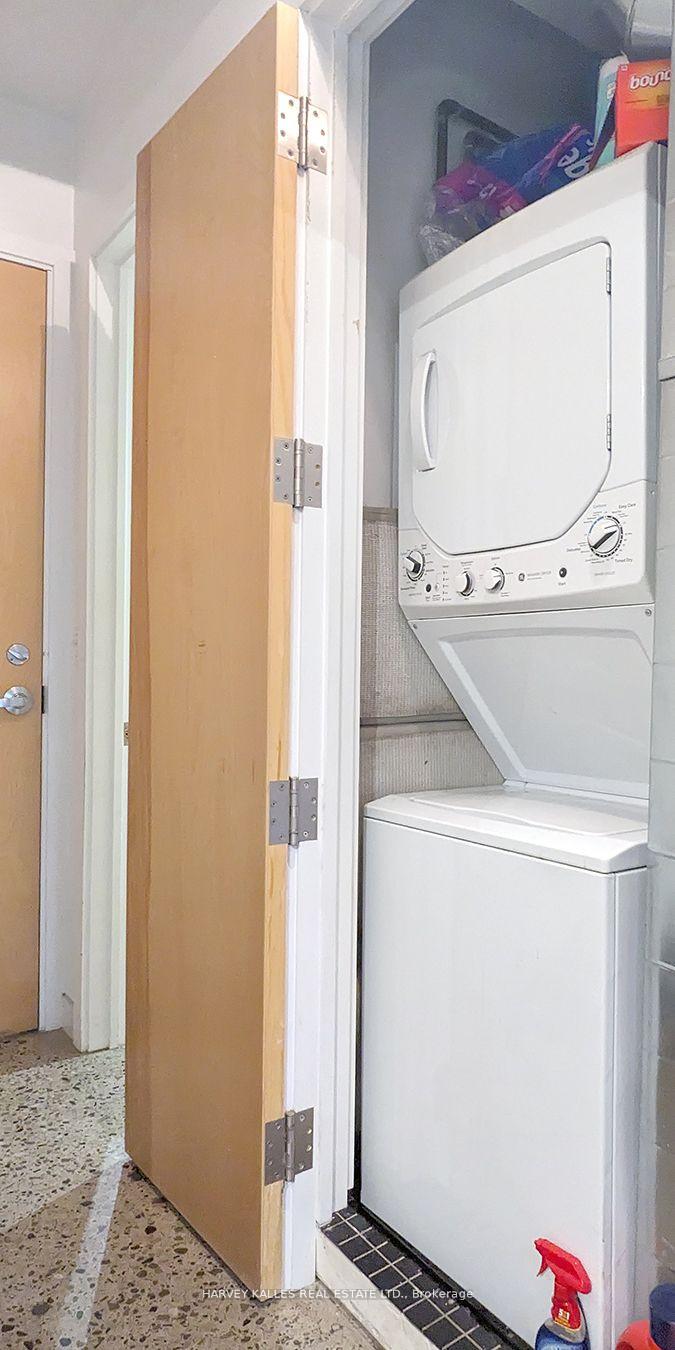 Photo 8 of Unit 2B, 214 Bathurst Street, Toronto, Trinity-Bellwoods — HOMEH