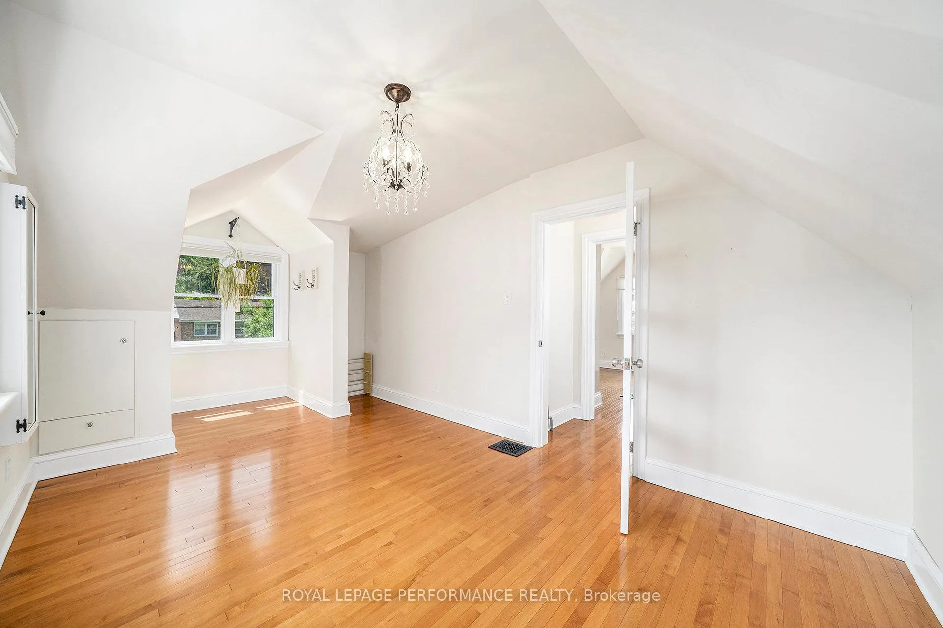 Photo 206 of 1245 Randall Avenue, Ottawa, Alta Vista — HOMEH
