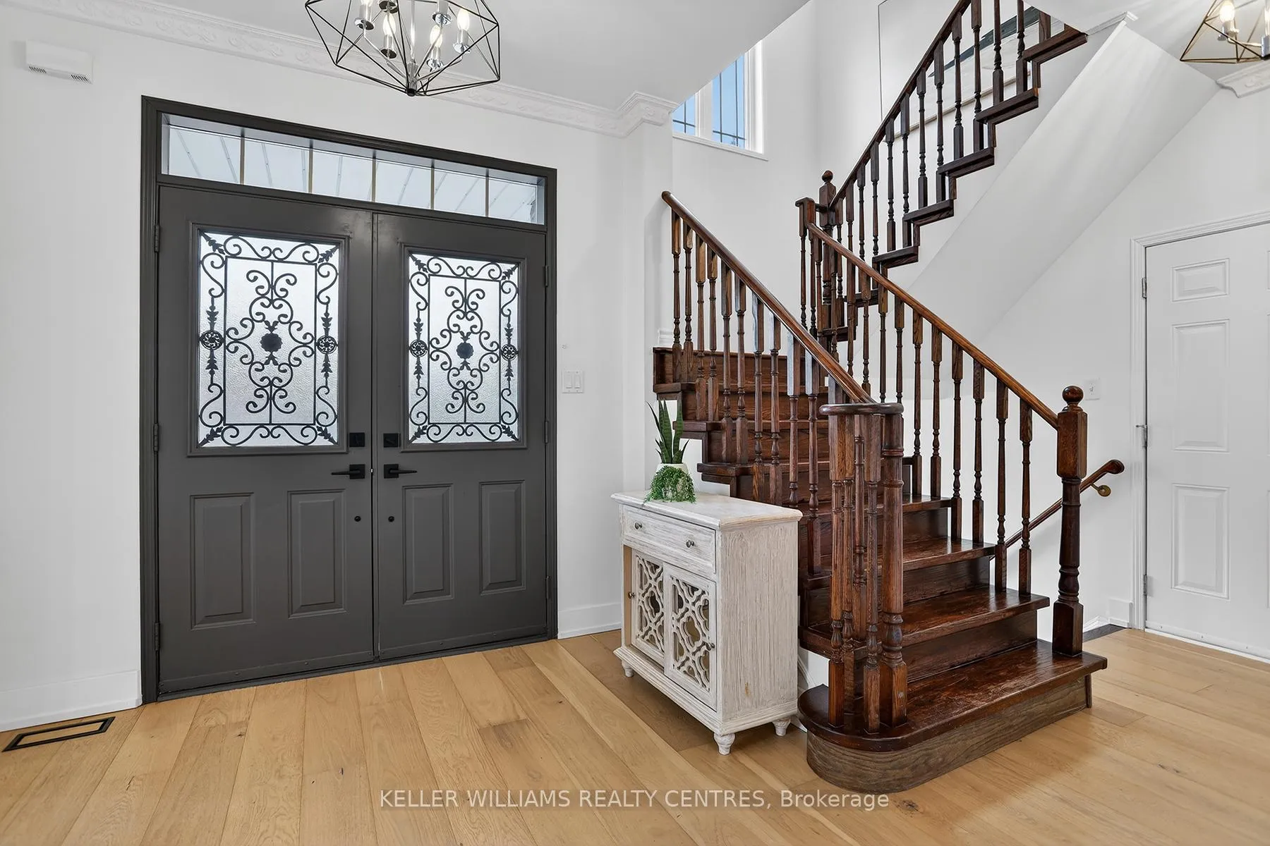 Photo 4 of 370 Strouds Lane, Pickering, Highbush — HOMEH