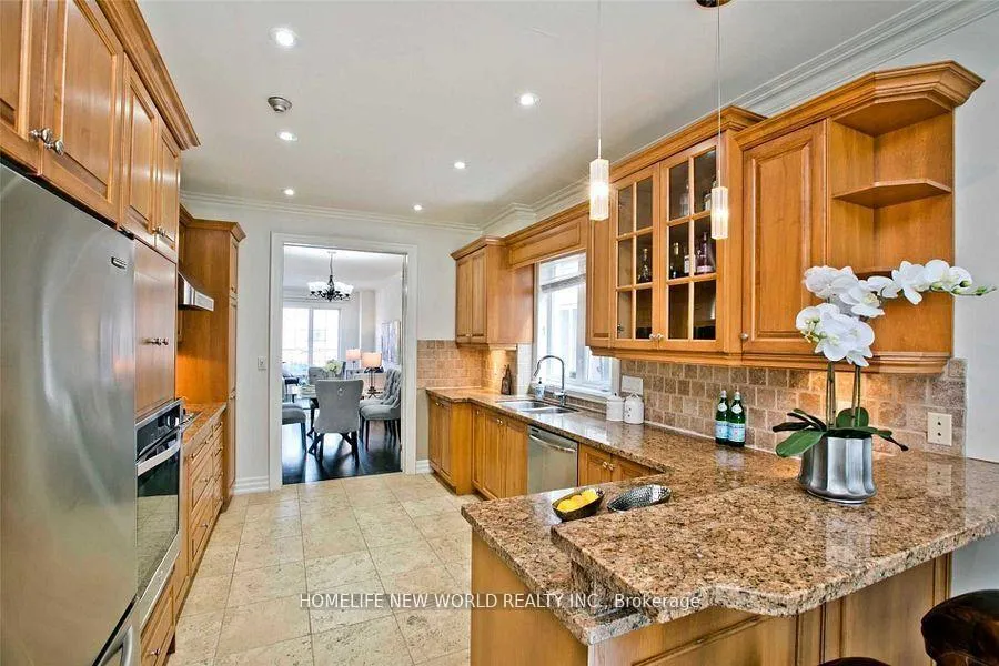 Photo 12 of 7 Roslin Avenue, Toronto, Lawrence Park North — HOMEH