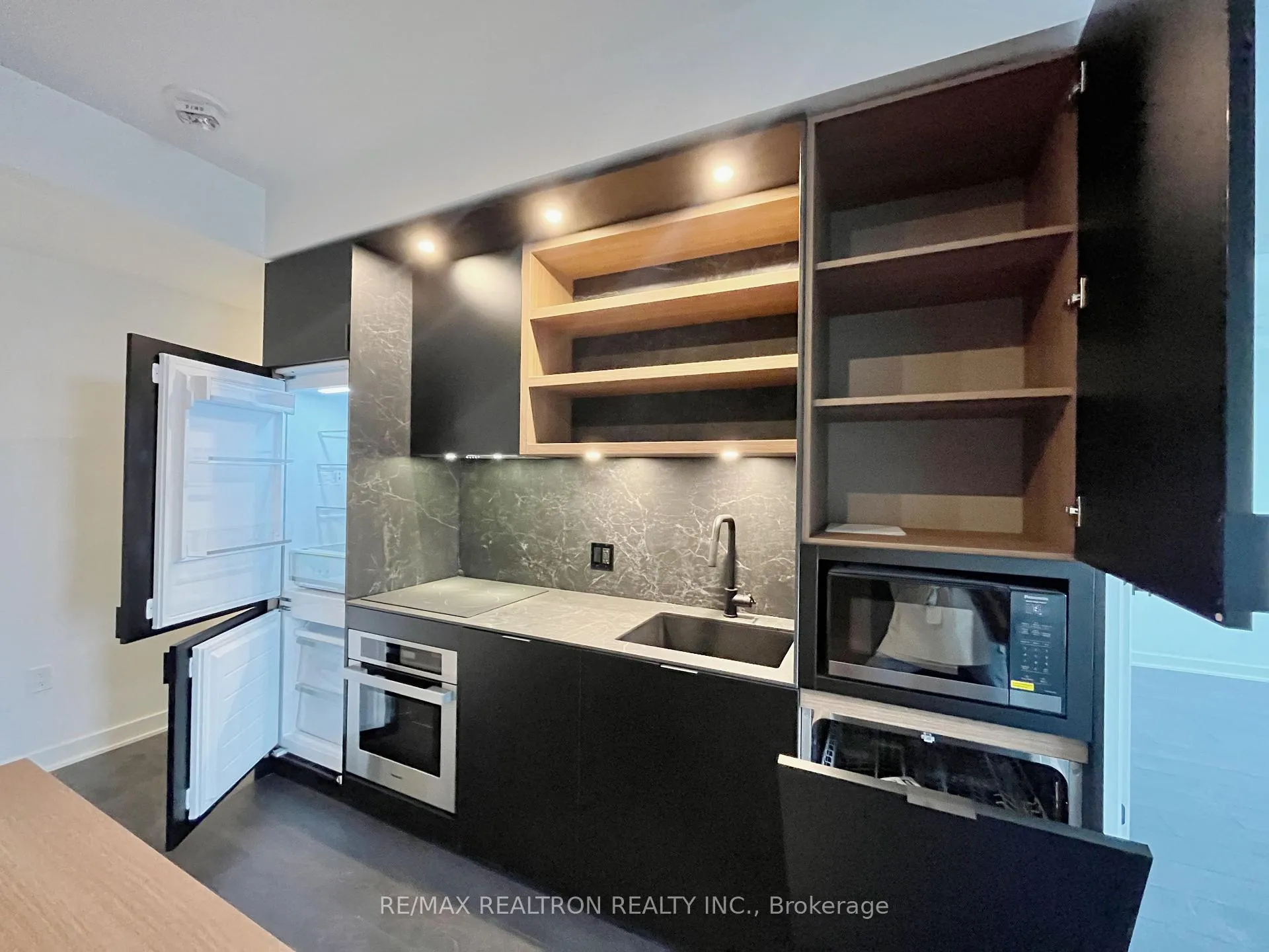 Photo 9 of Unit 4312, 55 Charles Street E, Toronto, Church-Yonge Corridor — HOMEH