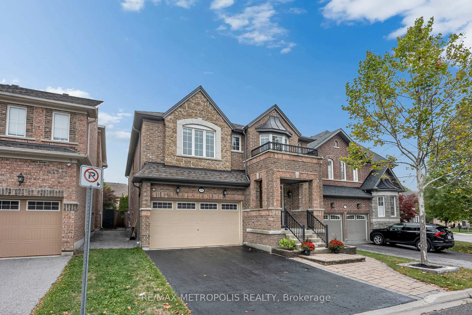 Photo 11 of 15 Rumbellow Crescent, Ajax, Northeast Ajax — HOMEH