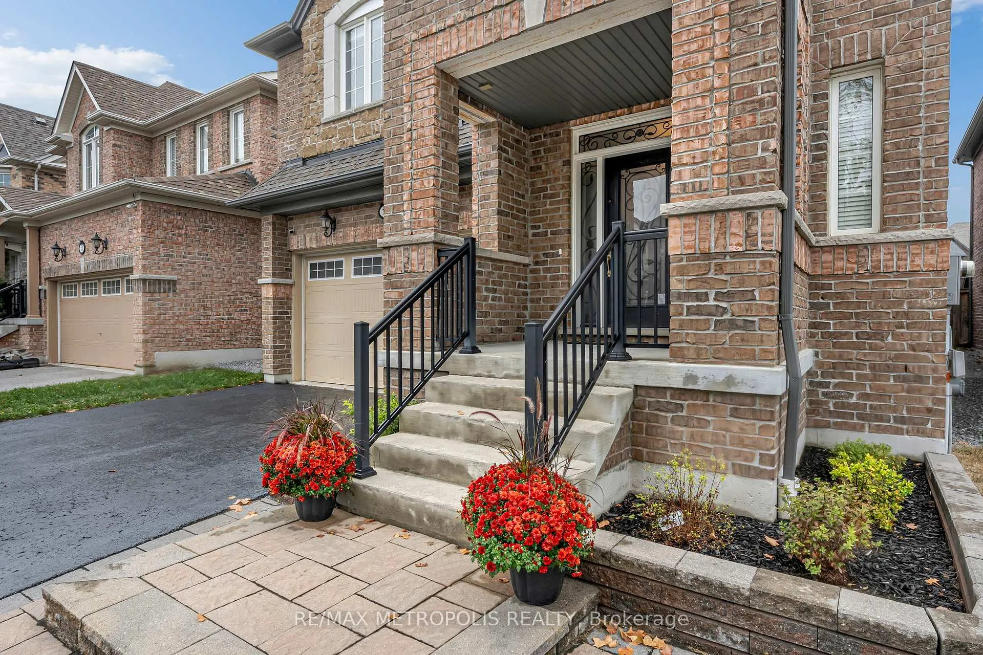 Photo 18 of 15 Rumbellow Crescent, Ajax, Northeast Ajax — HOMEH