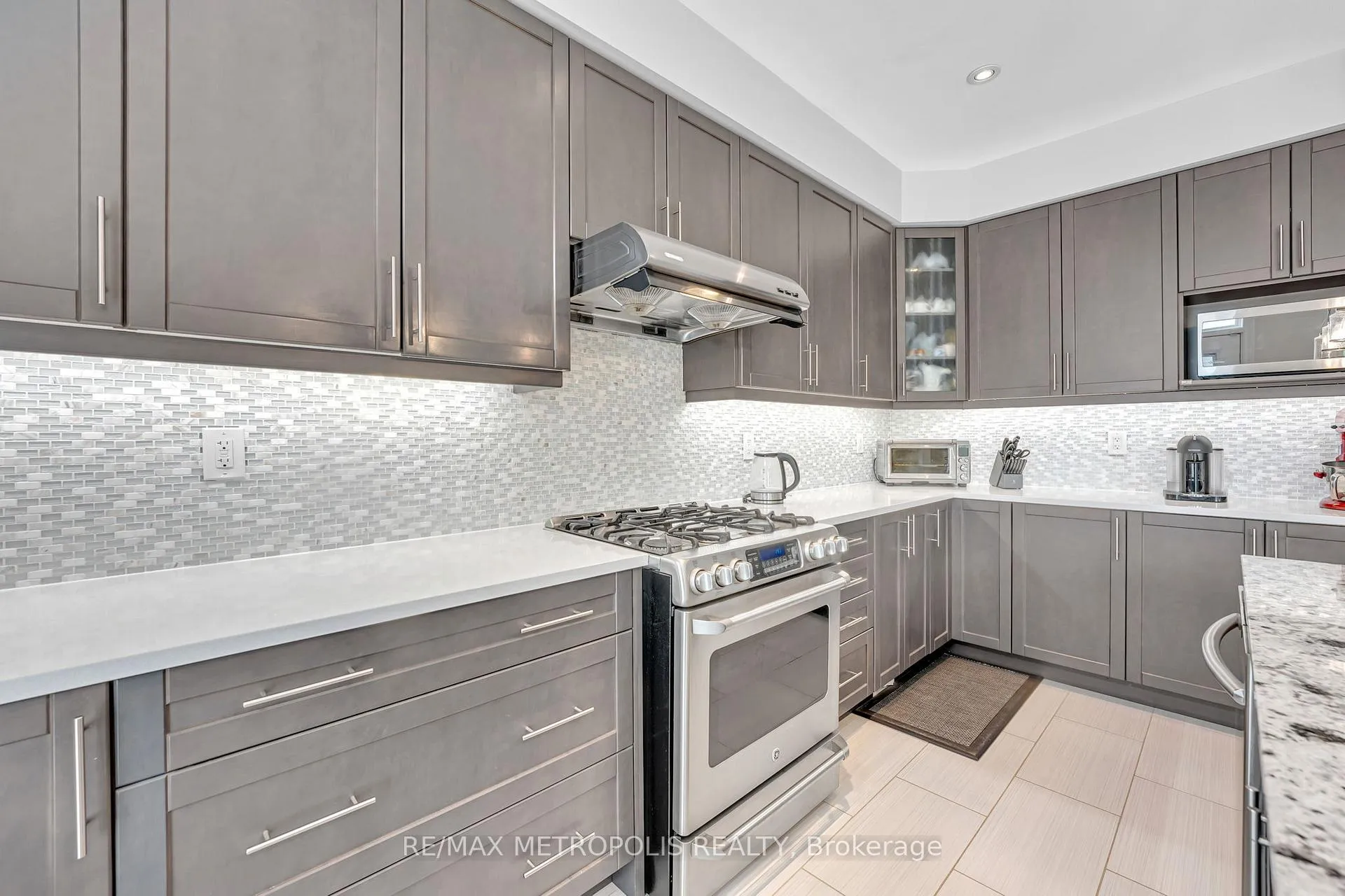 Photo 111 of 15 Rumbellow Crescent, Ajax, Northeast Ajax — HOMEH