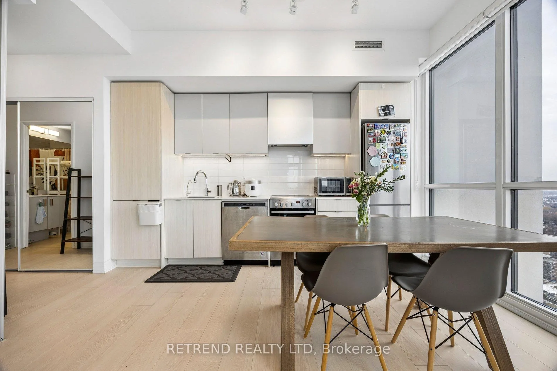 Photo 3 of Unit 3302, 30 Gibbs Road, Etobicoke, Islington-City Centre West — HOMEH