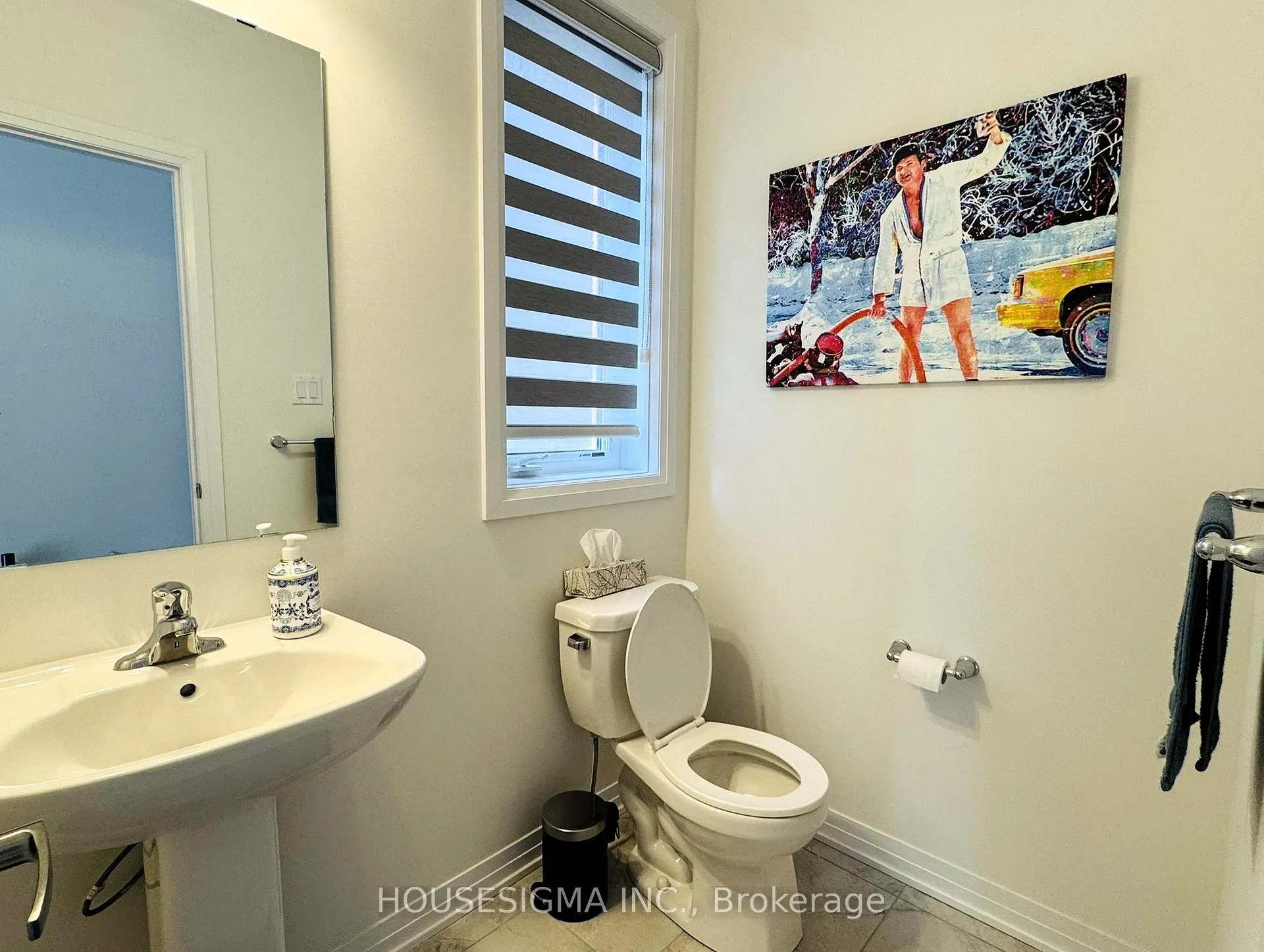 Photo 5 of 640 Windwood Drive, Hamilton, Binbrook — HOMEH