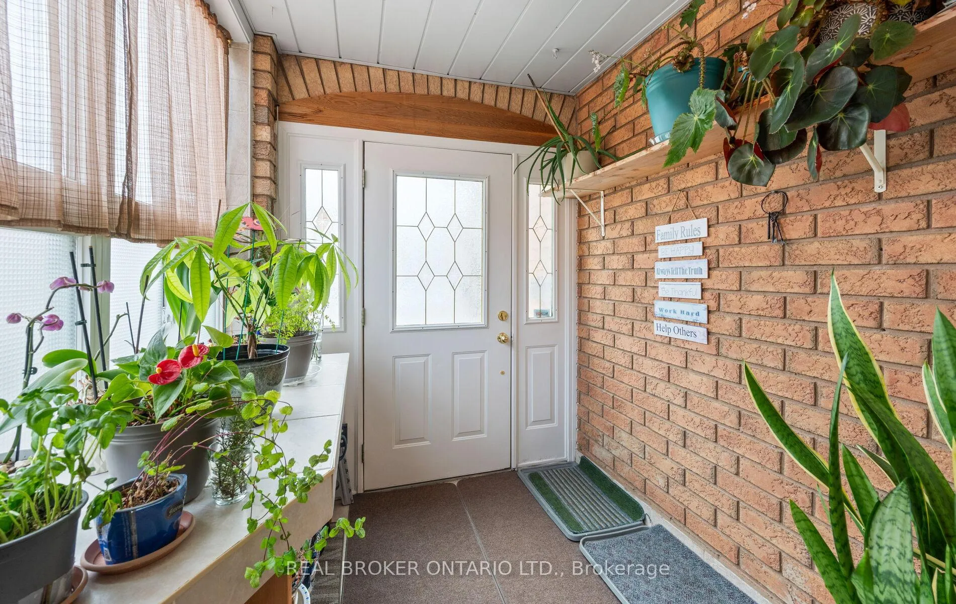 Photo 6 of 204 Tiller Trail, Brampton, Fletcher's Creek Village — HOMEH
