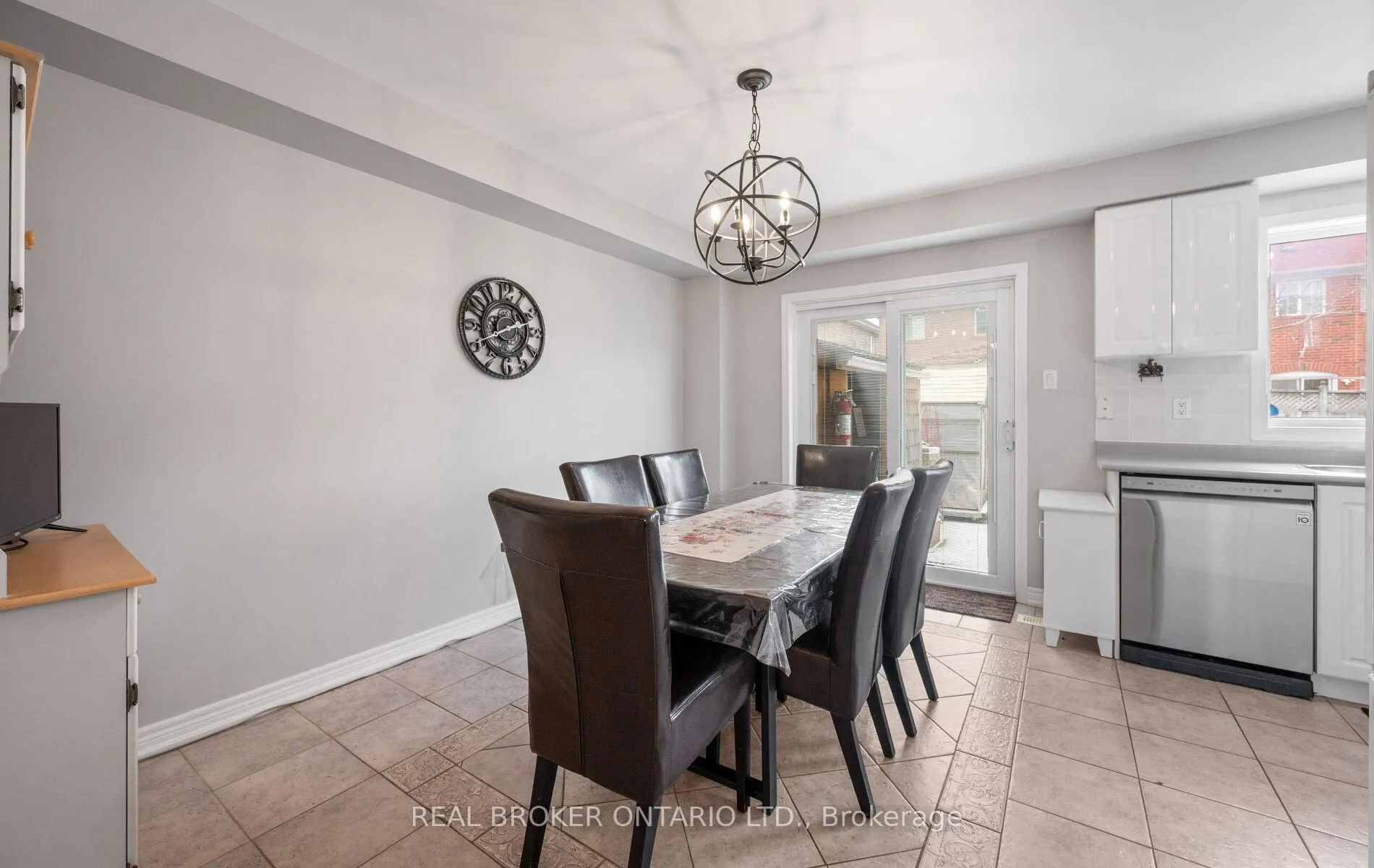 Photo 14 of 204 Tiller Trail, Brampton, Fletcher's Creek Village — HOMEH