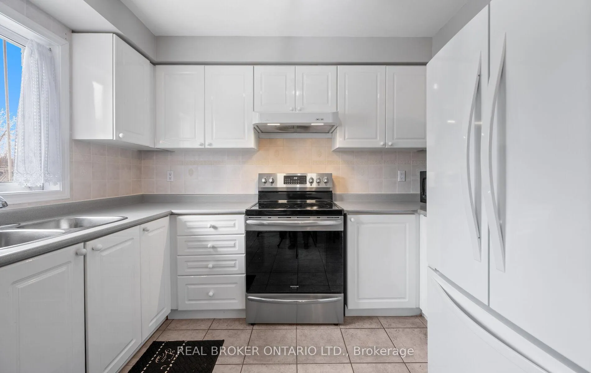 Photo 19 of 204 Tiller Trail, Brampton, Fletcher's Creek Village — HOMEH