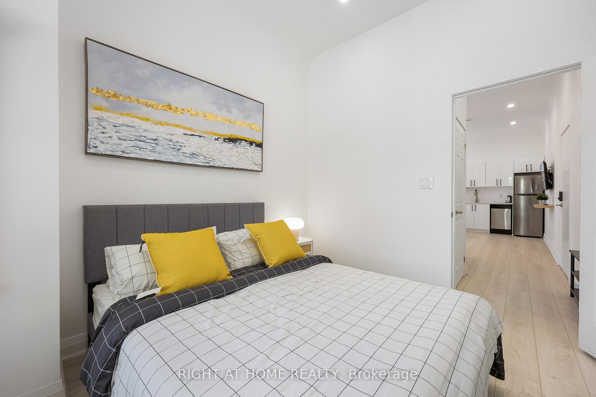 Photo 5 of Unit Main 1, 344 Shaw Street, Toronto, Trinity-Bellwoods — HOMEH