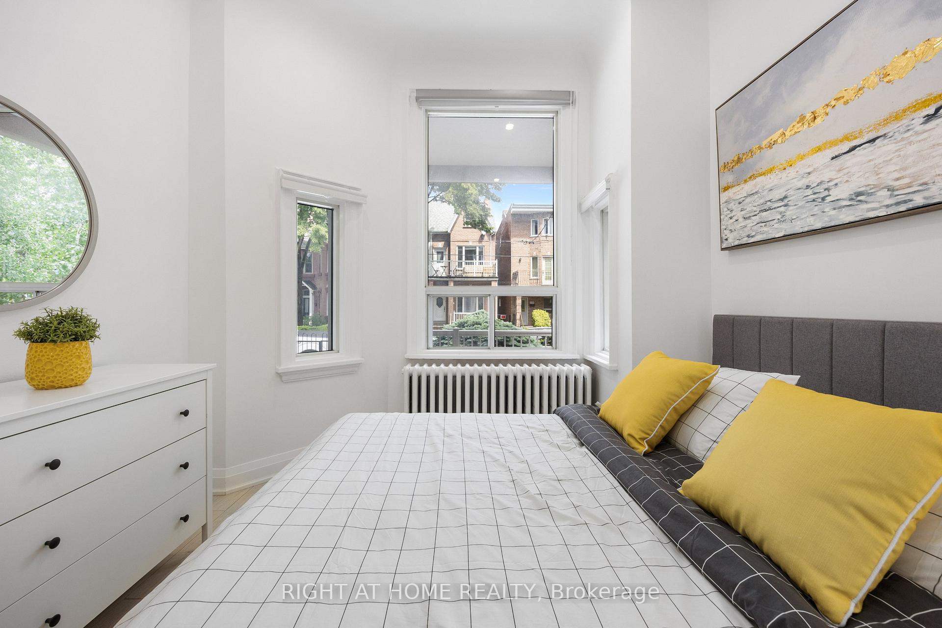 Photo 7 of Unit Main 1, 344 Shaw Street, Toronto, Trinity-Bellwoods — HOMEH