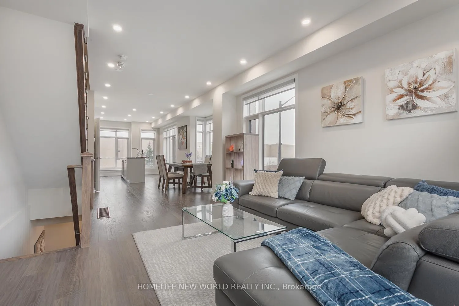 Photo 6 of 62 Troon Avenue, Vaughan, Maple — HOMEH