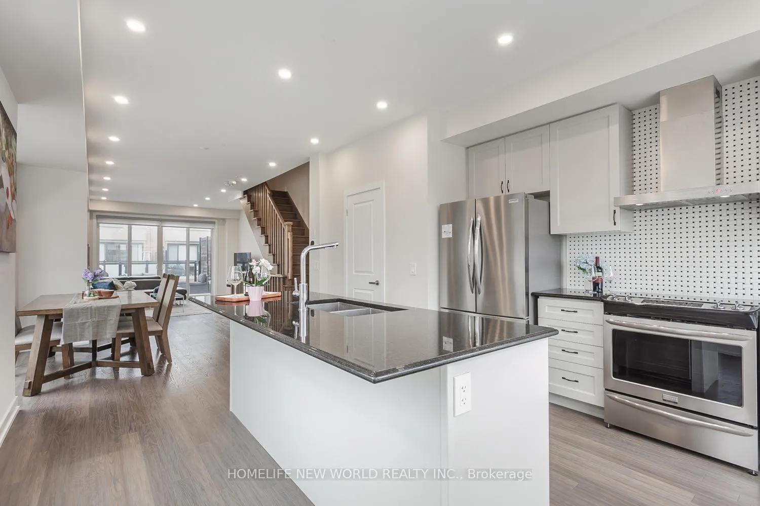 Photo 11 of 62 Troon Avenue, Vaughan, Maple — HOMEH
