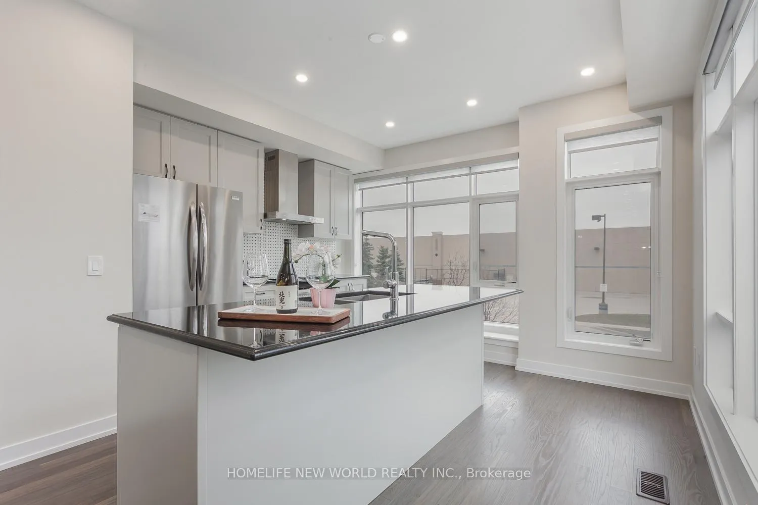 Photo 12 of 62 Troon Avenue, Vaughan, Maple — HOMEH