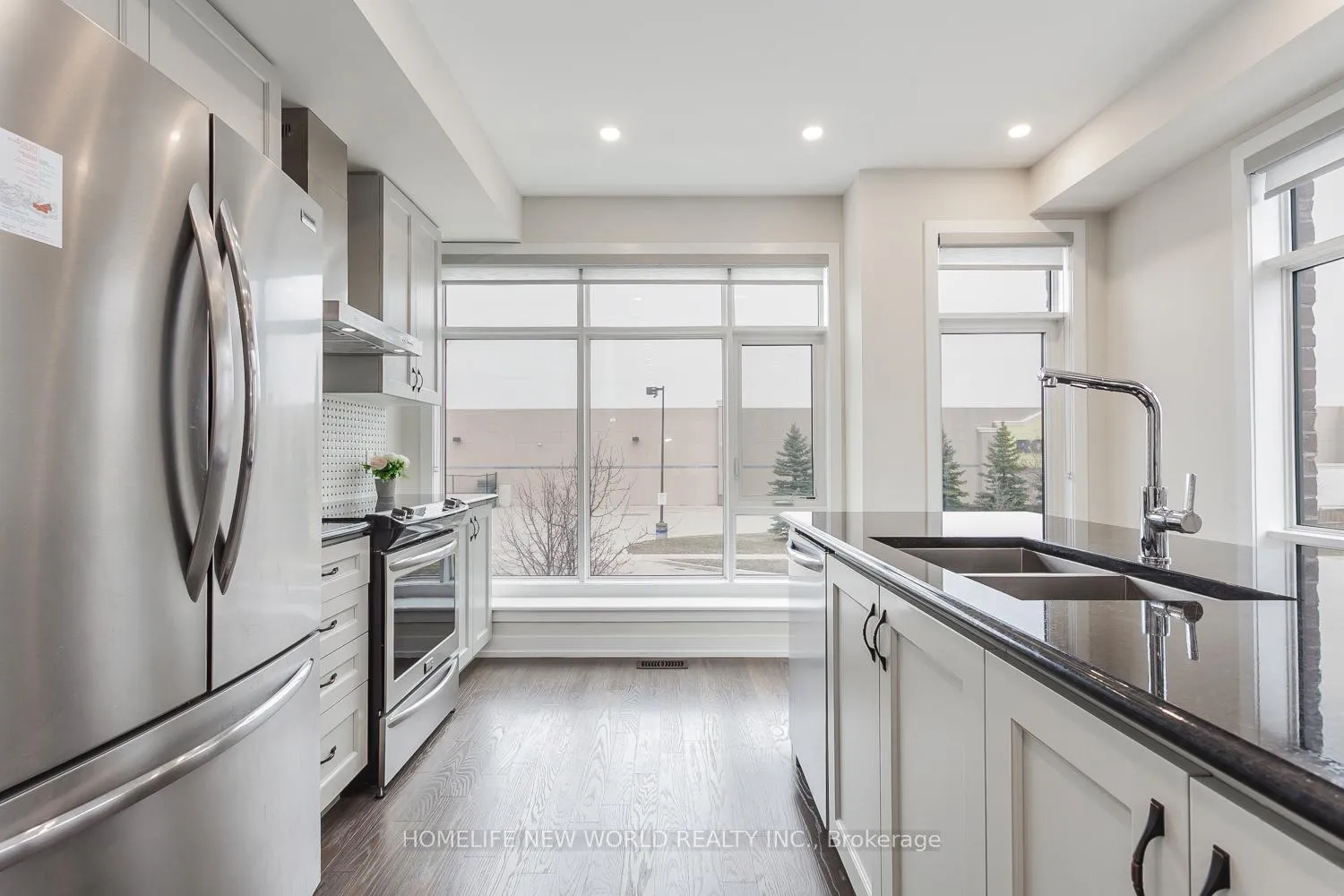 Photo 13 of 62 Troon Avenue, Vaughan, Maple — HOMEH