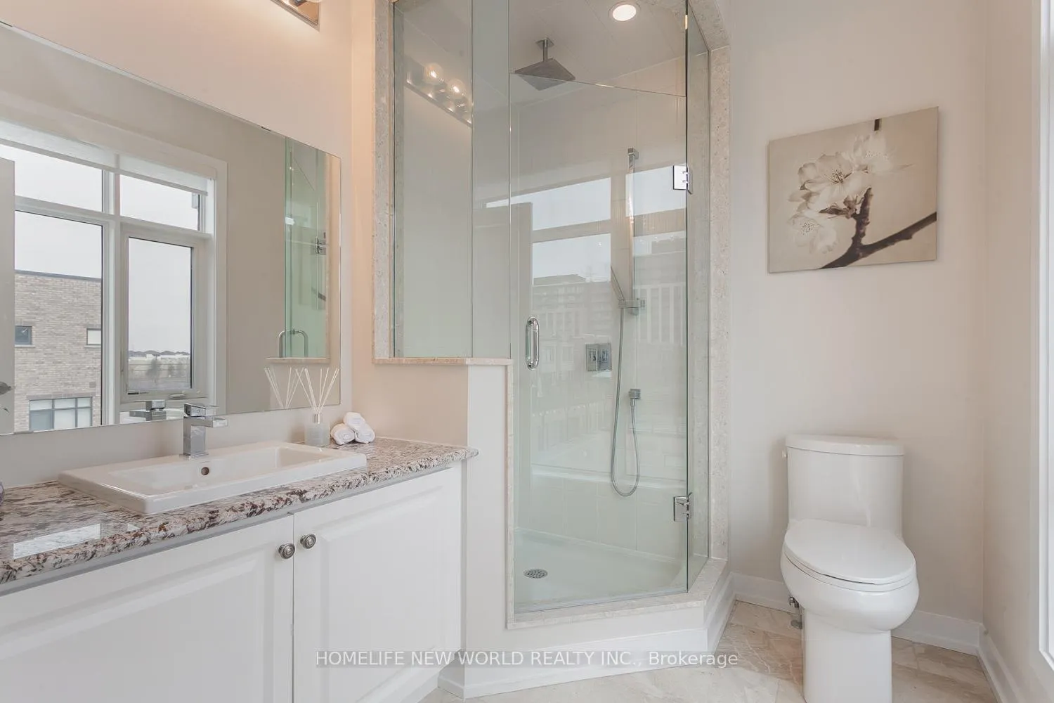 Photo 17 of 62 Troon Avenue, Vaughan, Maple — HOMEH