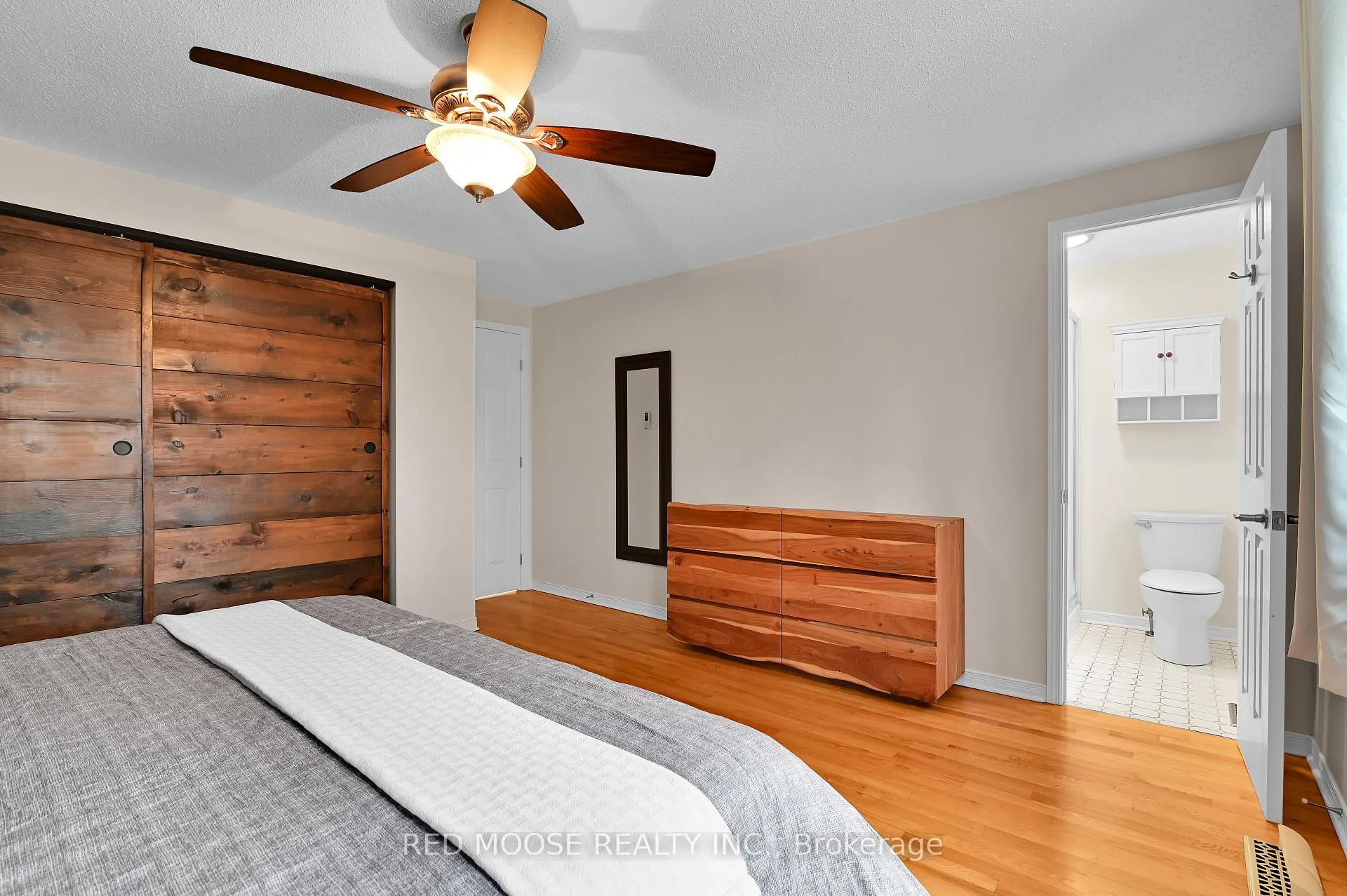 Photo 231 of 16 Diceman Crescent, Ottawa, Blackburn Hamlet — HOMEH