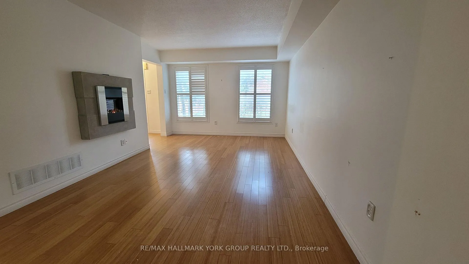 Photo 2 of 119 John West Way, Aurora, Bayview Wellington — HOMEH