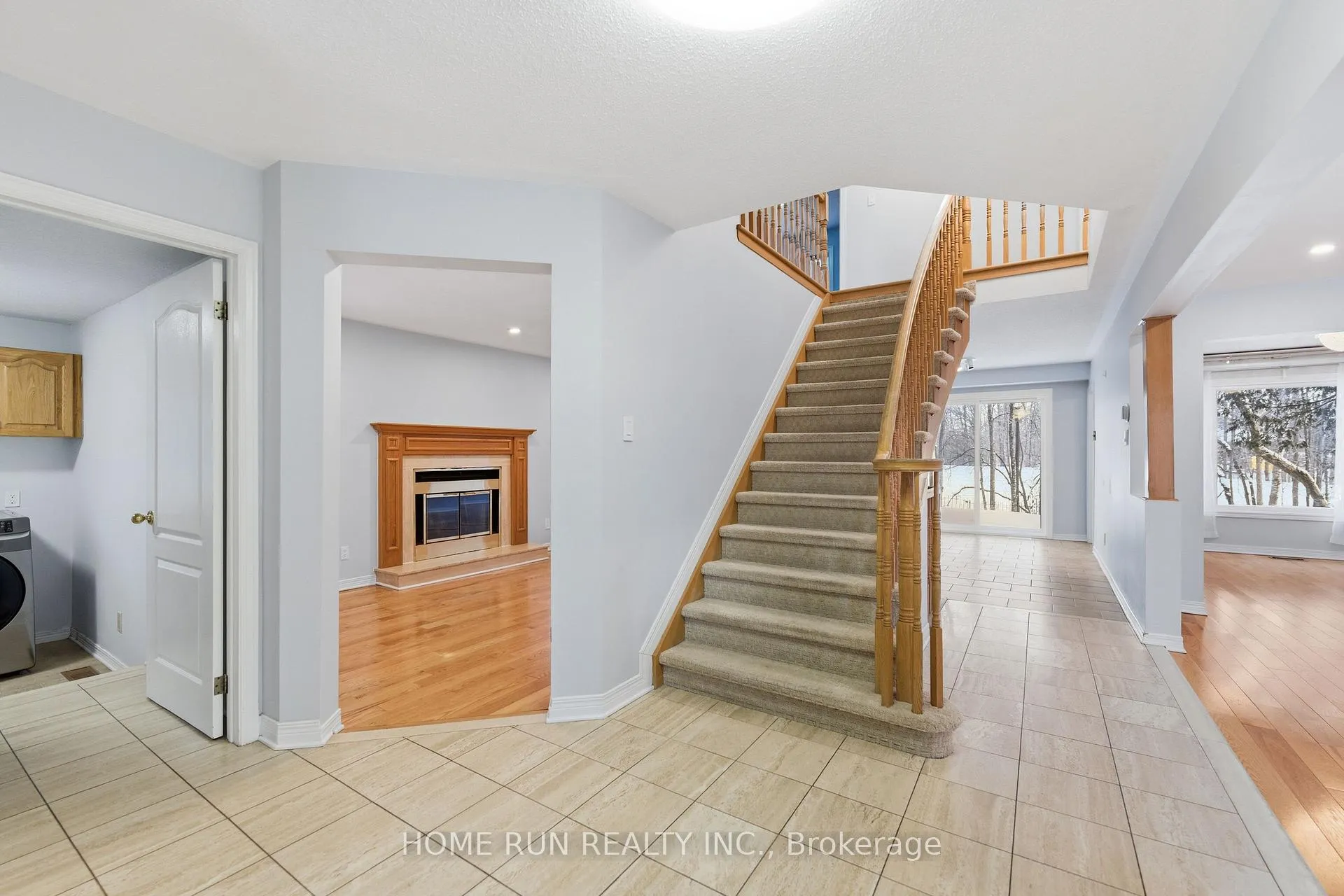Photo 5 of 35 Weslock Way, Ottawa, Kanata - Kanata Lakes/Heritage Hills — HOMEH