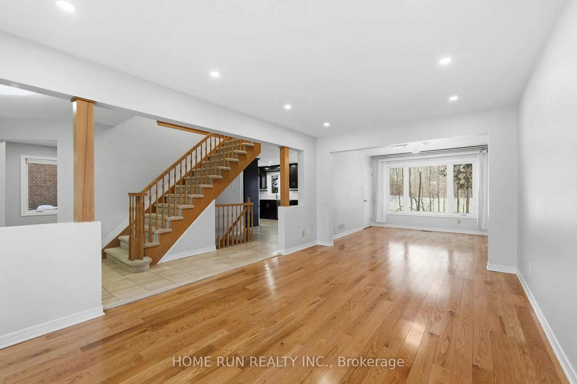 Photo 8 of 35 Weslock Way, Ottawa, Kanata - Kanata Lakes/Heritage Hills — HOMEH