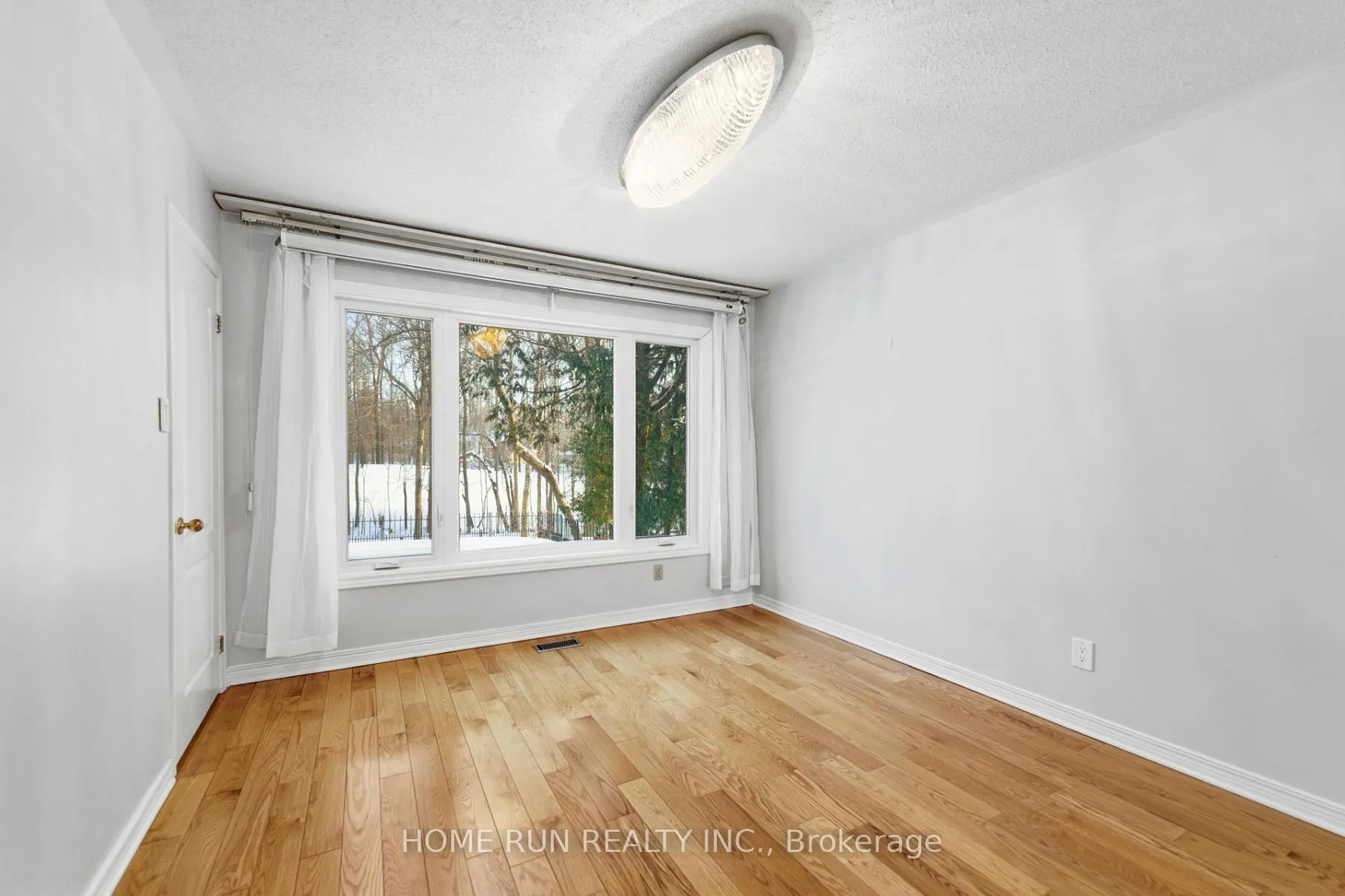 Photo 12 of 35 Weslock Way, Ottawa, Kanata - Kanata Lakes/Heritage Hills — HOMEH