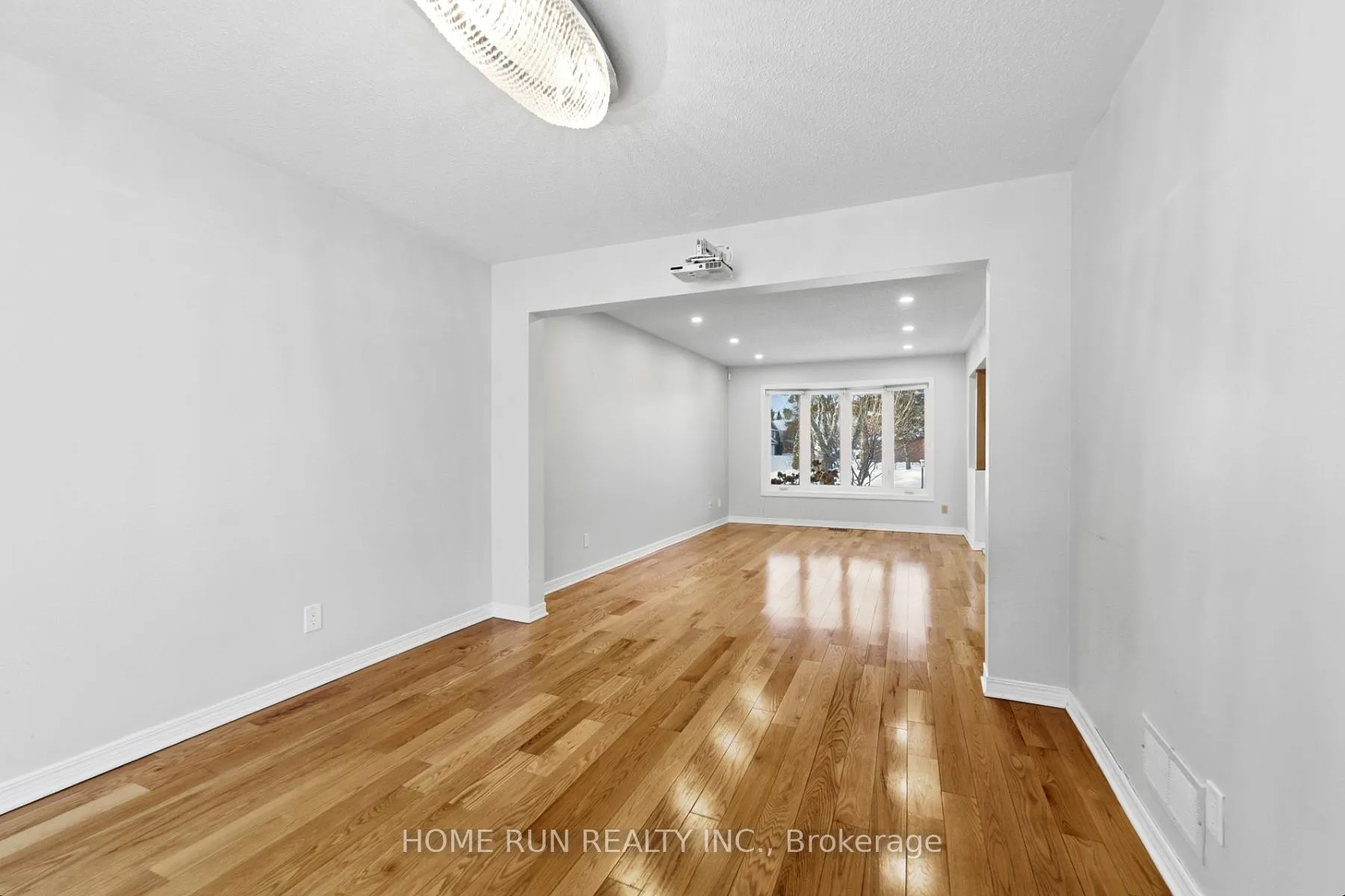 Photo 13 of 35 Weslock Way, Ottawa, Kanata - Kanata Lakes/Heritage Hills — HOMEH