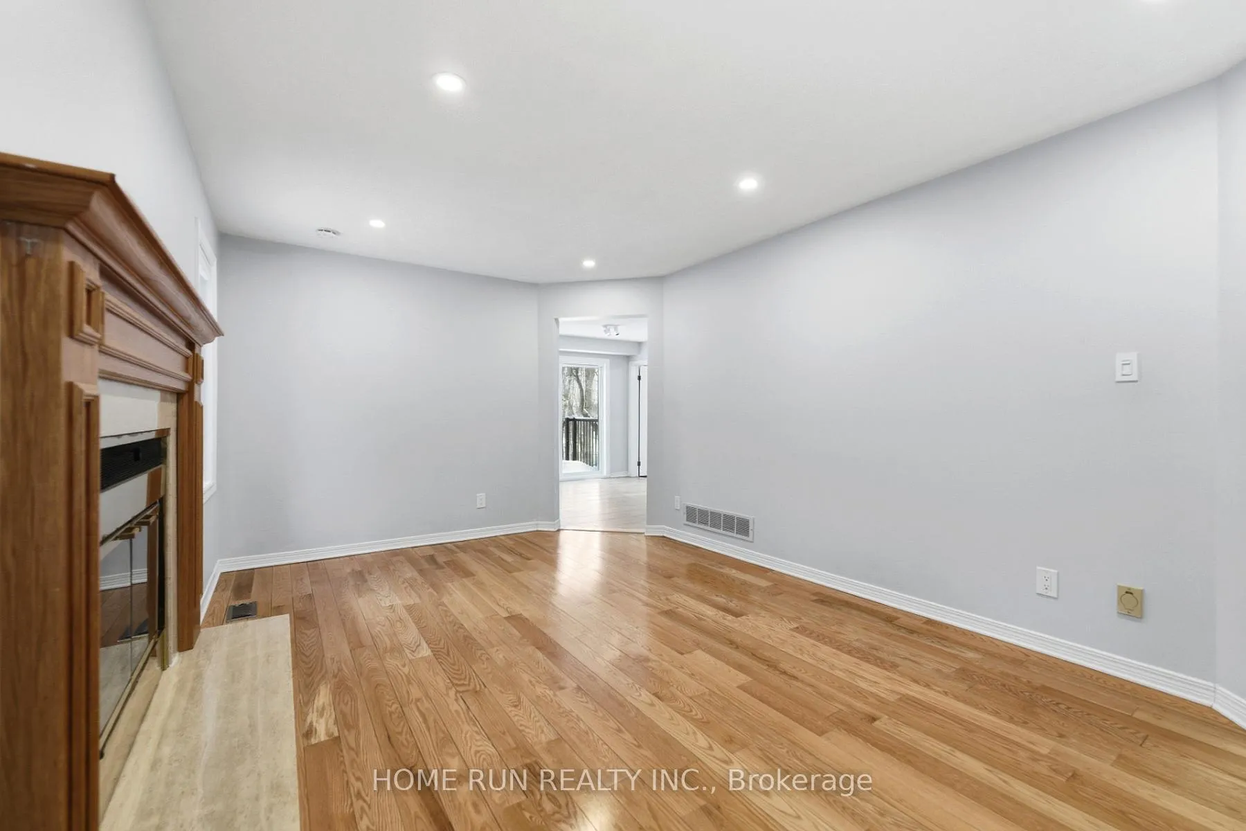 Photo 15 of 35 Weslock Way, Ottawa, Kanata - Kanata Lakes/Heritage Hills — HOMEH