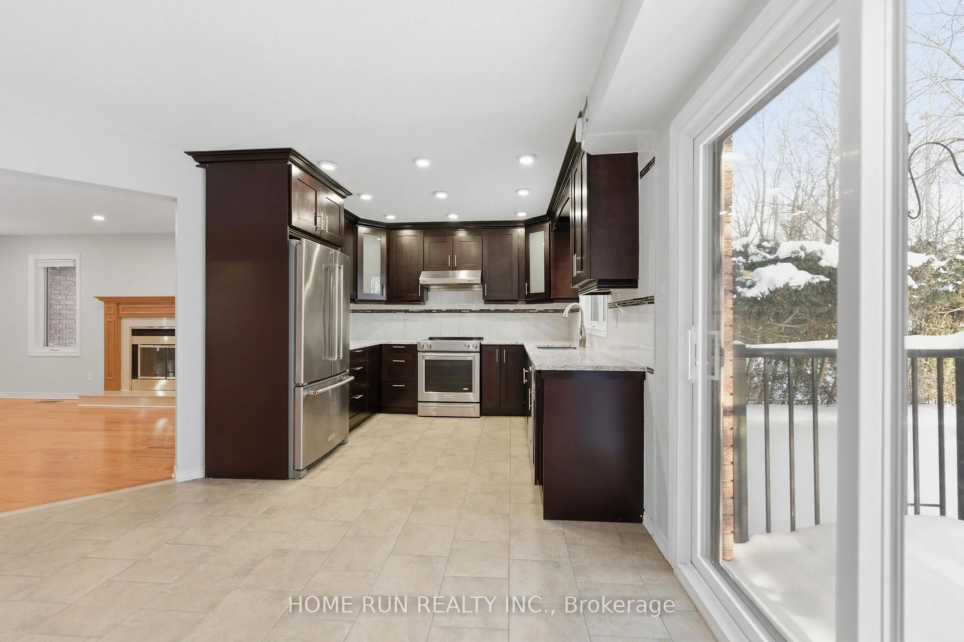 Photo 18 of 35 Weslock Way, Ottawa, Kanata - Kanata Lakes/Heritage Hills — HOMEH