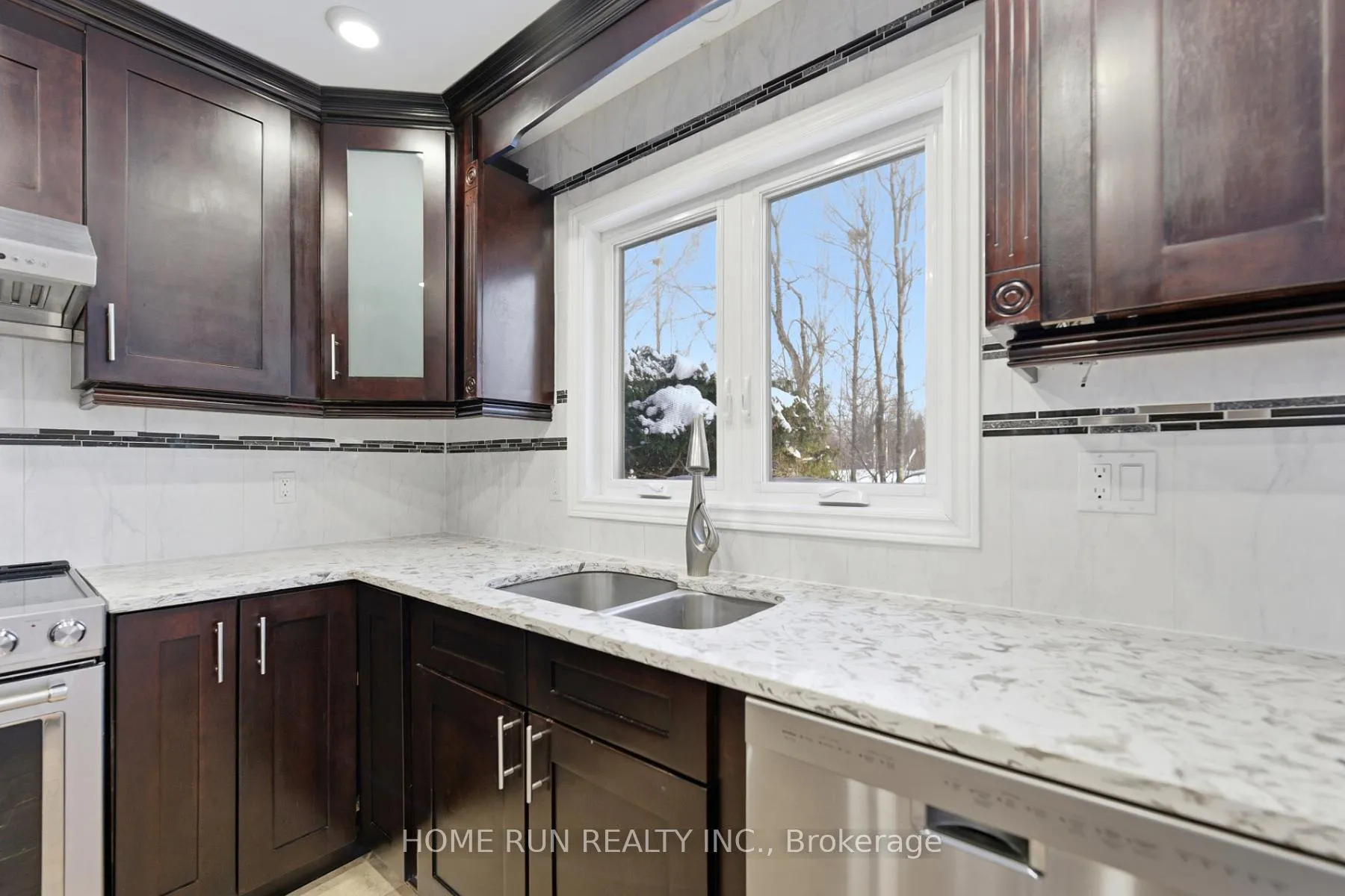 Photo 21 of 35 Weslock Way, Ottawa, Kanata - Kanata Lakes/Heritage Hills — HOMEH