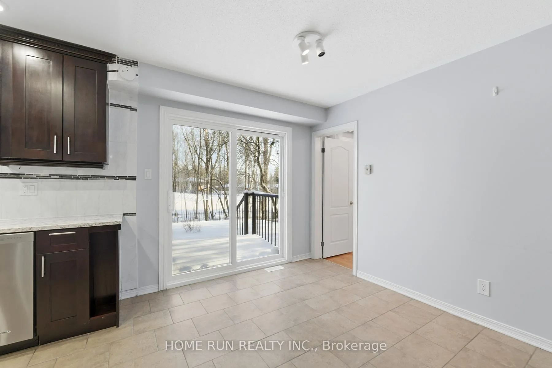 Photo 23 of 35 Weslock Way, Ottawa, Kanata - Kanata Lakes/Heritage Hills — HOMEH
