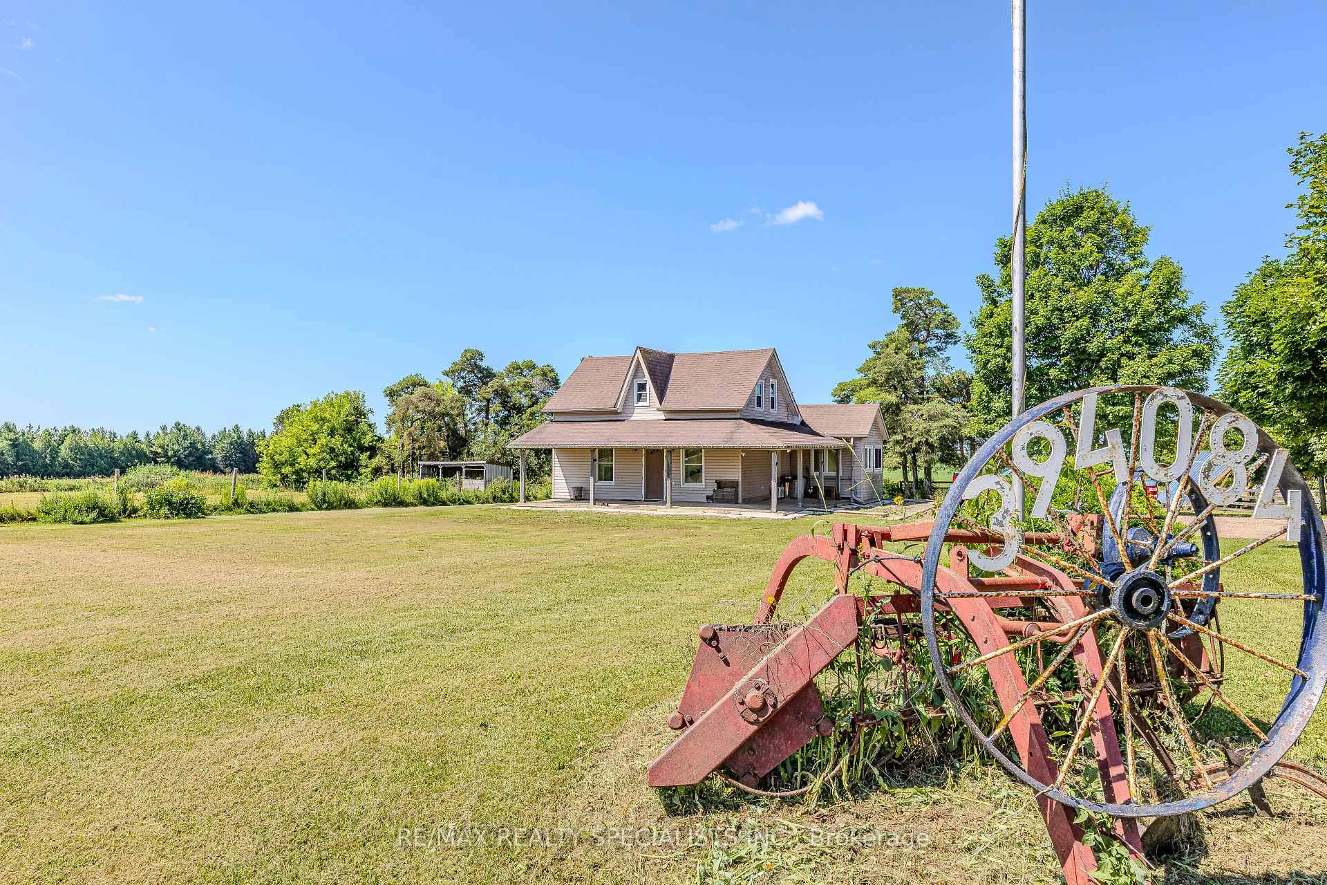 Photo 88 of 394084 County Road 12, Amaranth, Rural Amaranth — HOMEH