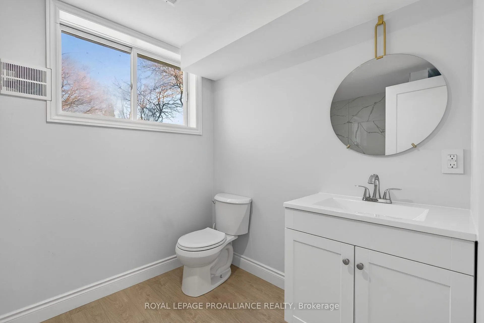 Photo 33 of 91 Stanley Street, Belleville, Belleville Ward — HOMEH