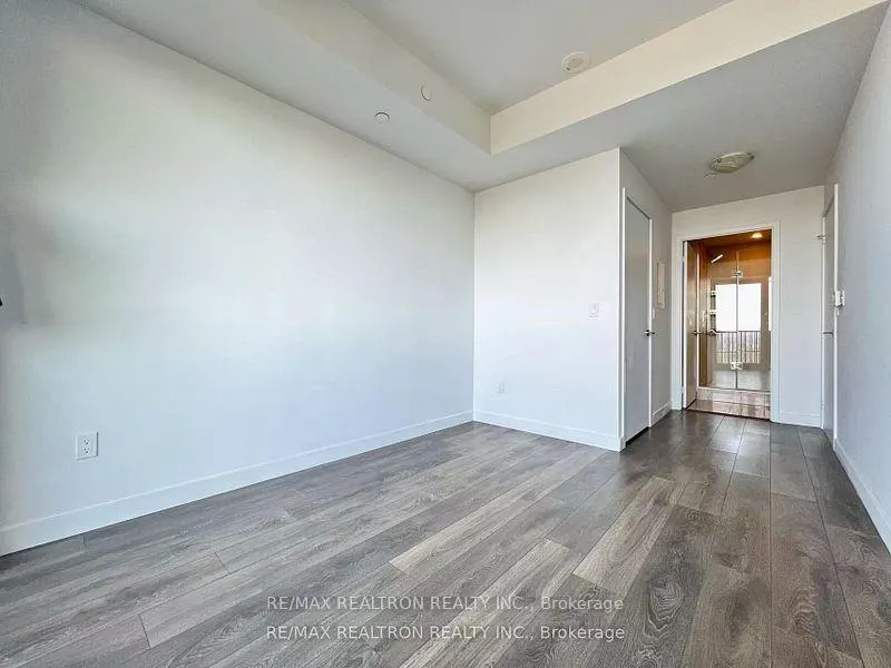 Photo 8 of Unit 5705, 8 Eglinton Avenue E, Toronto, Mount Pleasant West — HOMEH