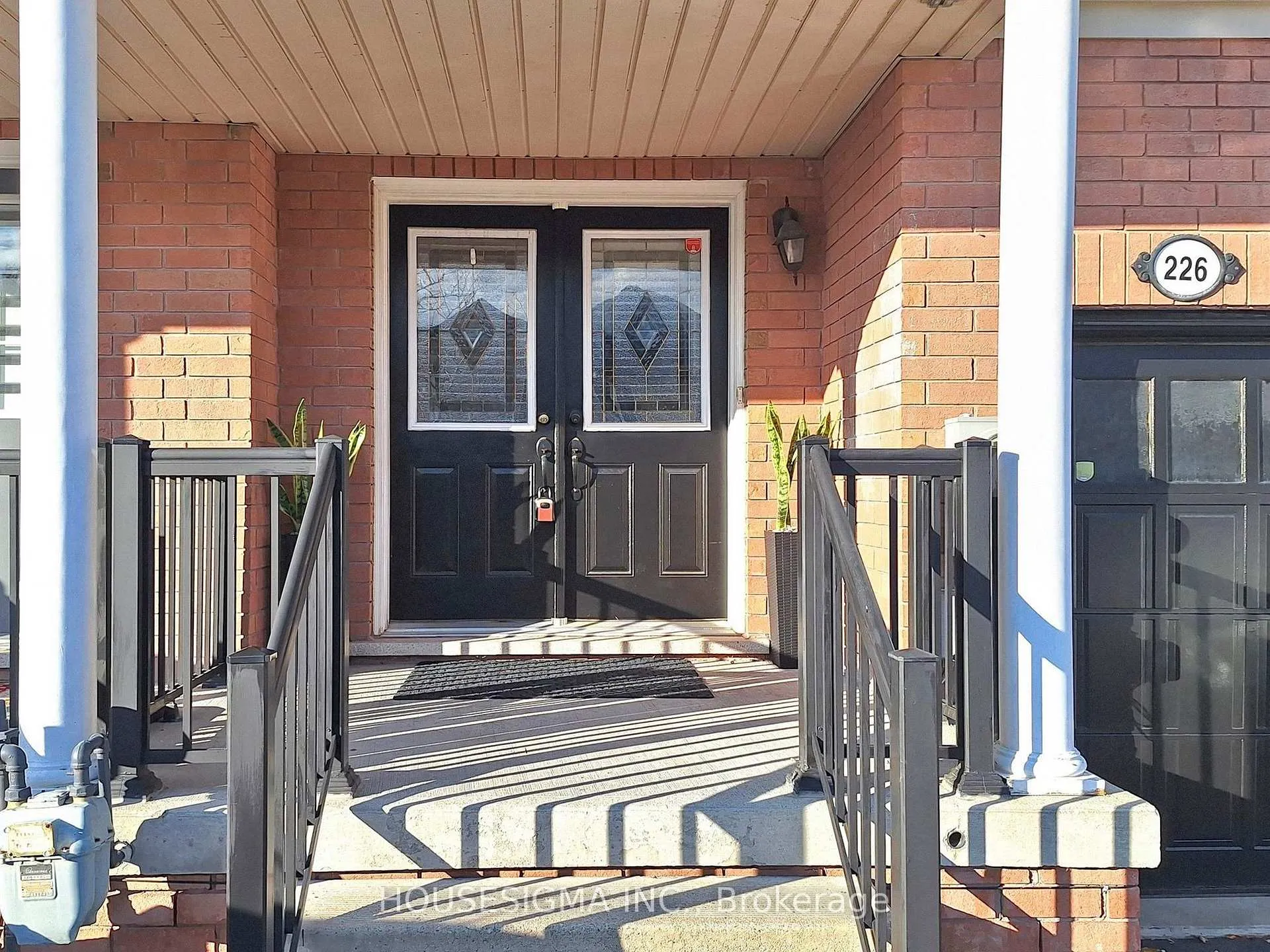 Photo 2 of 226 Canada Drive, Vaughan, Vellore Village — HOMEH