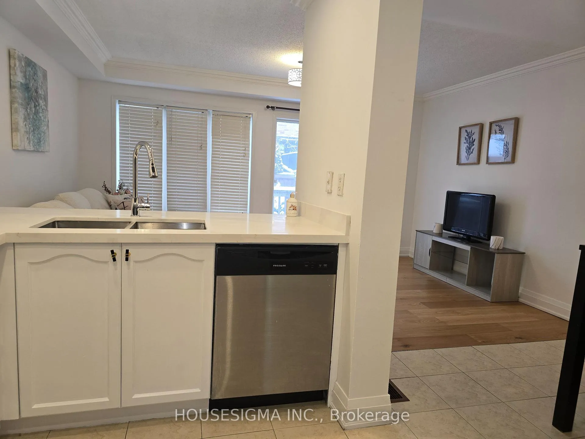 Photo 9 of 226 Canada Drive, Vaughan, Vellore Village — HOMEH