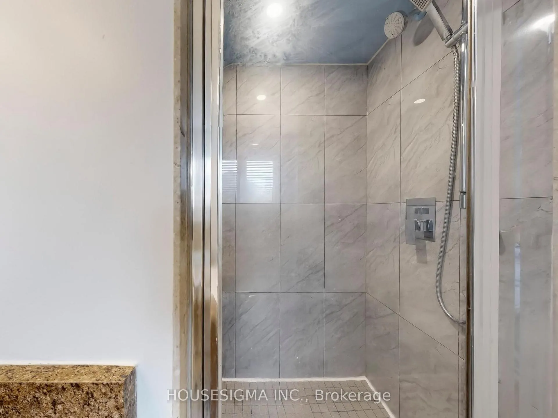 Photo 17 of 226 Canada Drive, Vaughan, Vellore Village — HOMEH