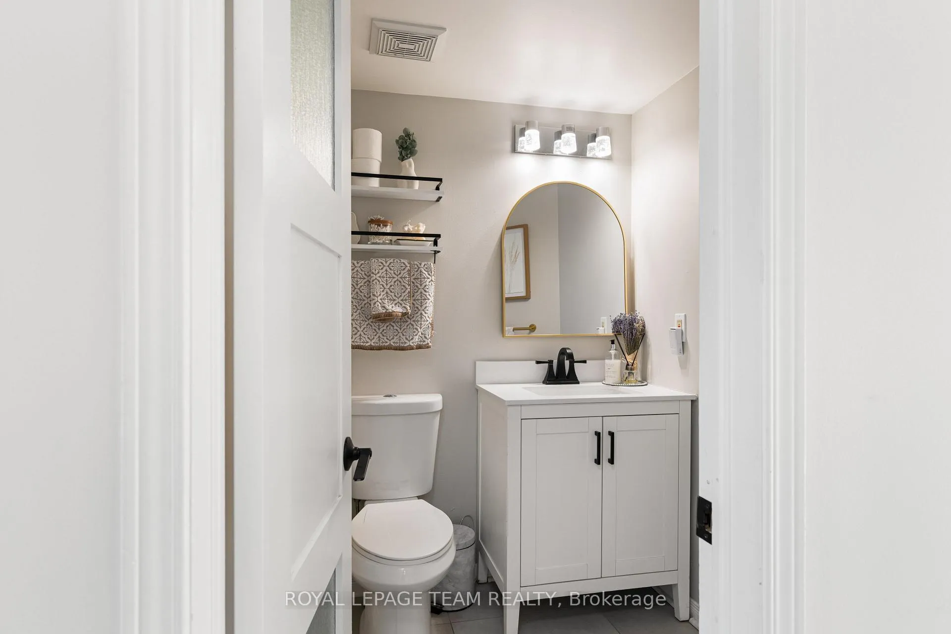 Photo 4 of 19 Armadale Crescent, Ottawa, Barrhaven - Cedargrove/Fraserdale — HOMEH