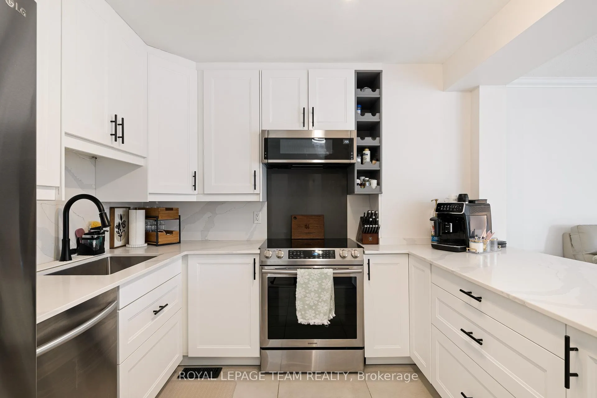 Photo 5 of 19 Armadale Crescent, Ottawa, Barrhaven - Cedargrove/Fraserdale — HOMEH