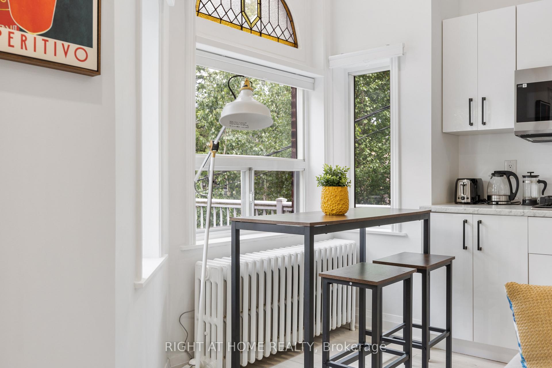 Photo 5 of Unit 2nd F, 344 Shaw Street, Toronto, Trinity-Bellwoods — HOMEH